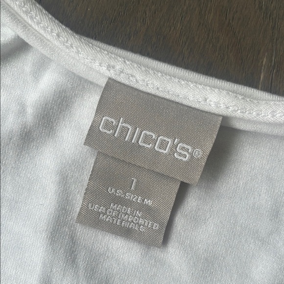 Chico’s White T-Shirt with Red Star Design - Picture 4 of 6